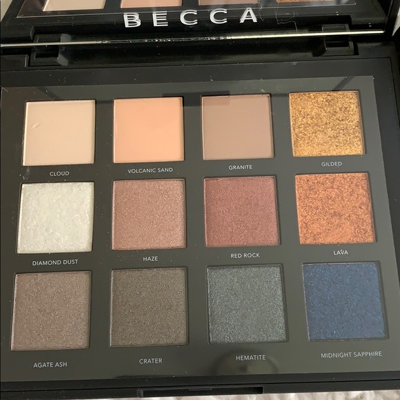 SOLD BECCA Volcano goddess large pallet - Picture 7 of 8